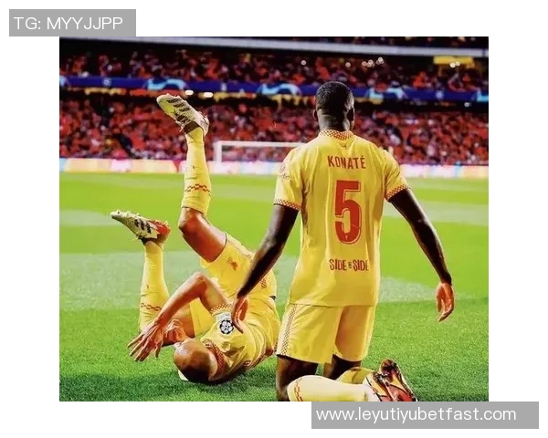 迪亚斯激情滑跪庆祝倒地助攻与补时绝杀展现战斗精神至最后一刻 迪亚斯激情滑跪庆祝倒地助攻与补时绝杀展现战斗精神至最后一刻