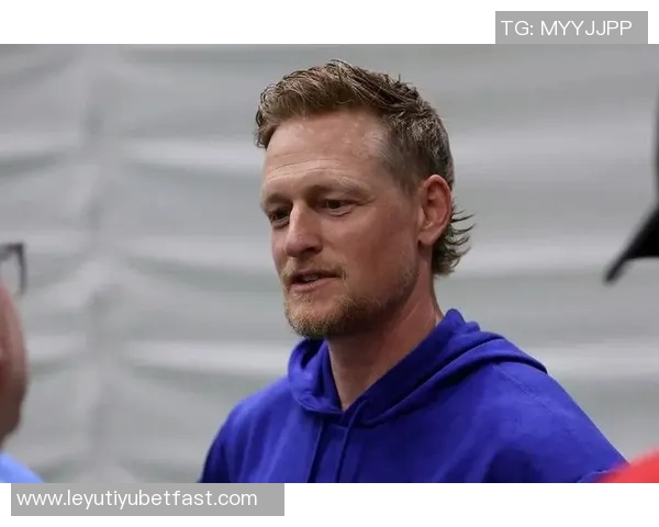 比尔表示愿意在防守端投入更多精力并做好心理准备为球队牺牲